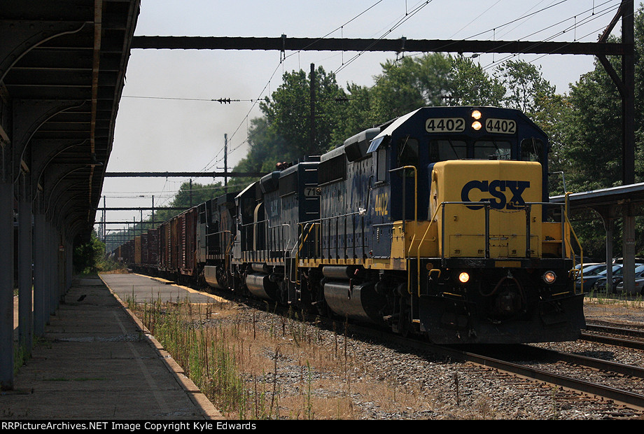 CSX GP40-2 #4402 on Q418-02